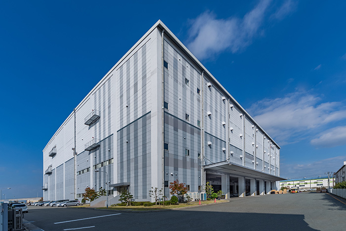 IIF Fukuoka Hakozaki Logistics Center I 1